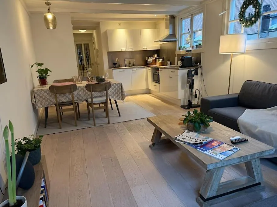 Apartment Behind The Dam Square Amsterdam 0*,  Nizozemsko