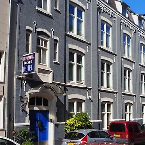 Euphemia Budget Old Canal Zone Hostel