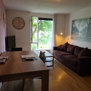 Проживание в семье Johan's B&b, Dakterras & Goedkoop Parkeren - Sinds 2014, Амстердам