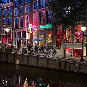 Отель & Bar Royal Taste, Амстердам